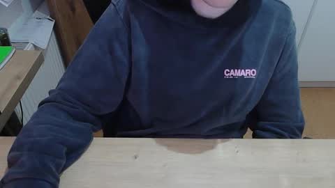 junk2711 online show from 8, 11, 2025