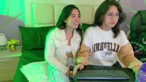 Jupiter y Saturno online show from 27, 11, 2025