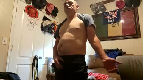 Snapshot of just4fun1523 chatting on 13, 11, 2025 just4fun1523 online show from 13, 11, 2025