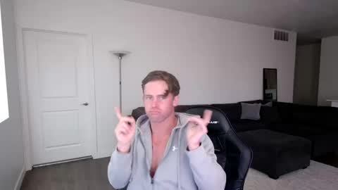 Snapshot of just_jayyyyy chatting on 30, 1, 2025 BlueEyedJayy online show from 30, 1, 2025