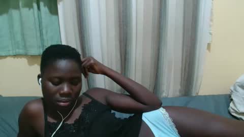 Snapshot of just_lyra chatting on 6, 10, 2025 Lyra online show from 6, 10, 2025
