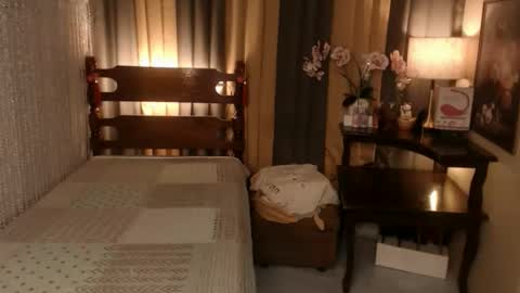 justine_hunk online show from 5, 11, 2025