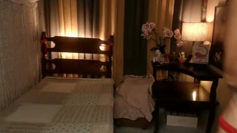 justine_hunk online show from 2, 12, 2025