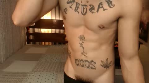 justine_hunk online show from 10, 1, 2026