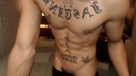 justine_hunk online show from 4, 4, 2026