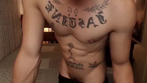 Snapshot of justine_hunk chatting on 25, 4, 2026 justine_hunk online show from 25, 4, 2026