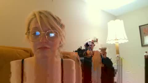 Snapshot of justinekly chatting on 13, 10, 2025 June Bug online show from 13, 10, 2025