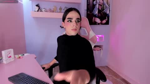 Snapshot of justineperry chatting on 2, 3, 2025 Justine online show from 2, 3, 2025