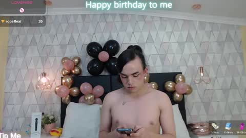 Snapshot of justineperry chatting on 9, 10, 2025 Justine online show from 9, 10, 2025