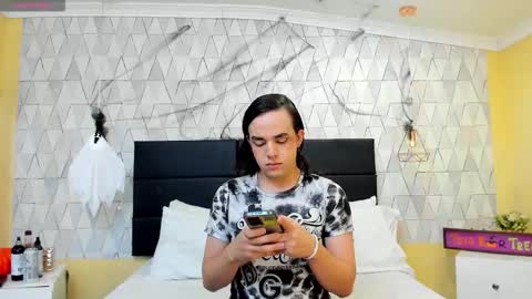 Snapshot of justineperry chatting on 5, 11, 2025 Justine online show from 5, 11, 2025