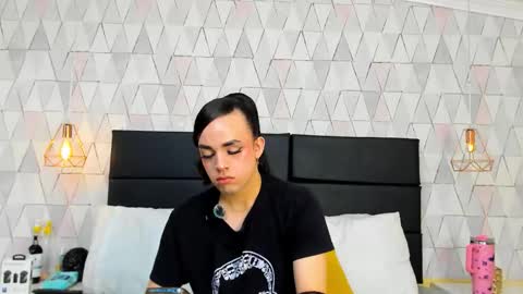 Snapshot of justineperry chatting on 1, 12, 2025 Justine online show from 1, 12, 2025