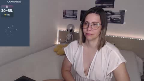 Julie online show from 5, 1, 2025