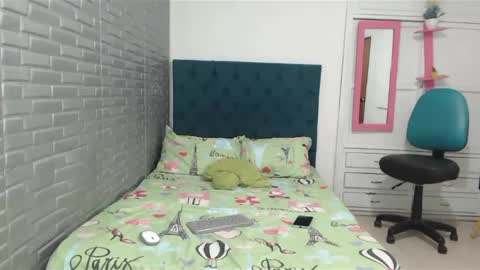 juviaandgray online show from 11, 1, 2025