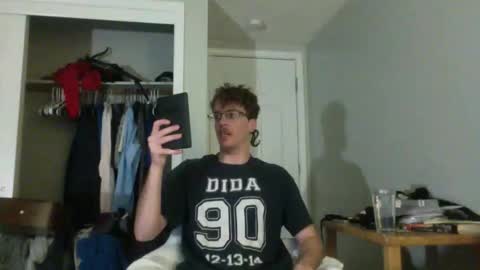 Snapshot of jwill10000 chatting on 18, 3, 2026 J and Sugar snap pea online show from 18, 3, 2026