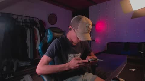 Kael Owens online show from 1, 12, 2025