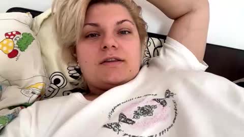 Snapshot of kaelia_daniel chatting on 28, 9, 2025 Kaelia and Daniel online show from 28, 9, 2025