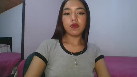 KAHELIINDEPENDENT MODEL online show from 23, 1, 2025