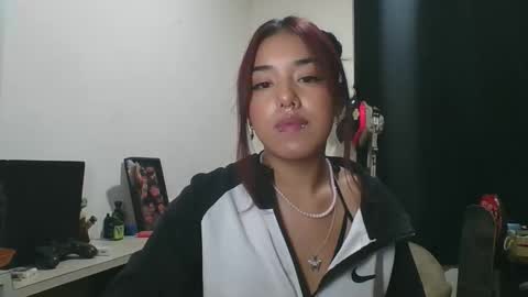 KAHELIINDEPENDENT MODEL online show from 22, 10, 2025