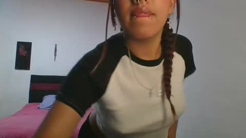 KAHELIINDEPENDENT MODEL online show from 14, 2, 2026