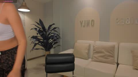 Kaia Ferreira online show from 8, 2, 2026