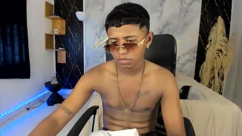 kaiser_alpha777 online show from 12, 4, 2026