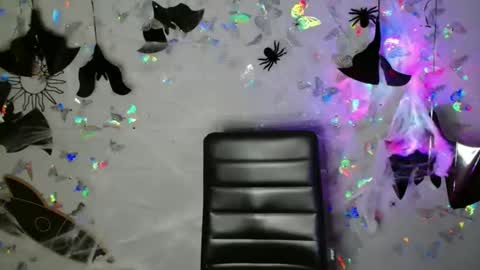 Kaitlin online show from 11, 10, 2025