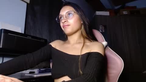 Snapshot of kalia_09 chatting on 3, 10, 2025 kalia online show from 3, 10, 2025