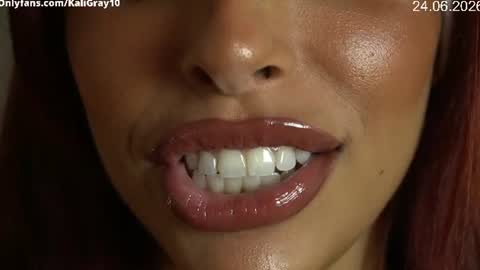 Snapshot of kaligray10 chatting on 24, 6, 2026 kaligray10 online show from 24, 6, 2026