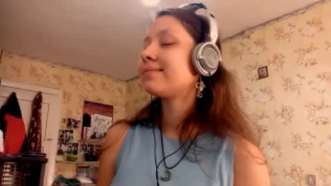Snapshot of kamisalling chatting on 16, 9, 2025 Mari Simmons online show from 16, 9, 2025