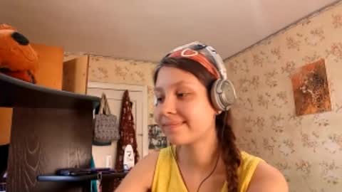 Snapshot of kamisalling chatting on 27, 9, 2025 Mari Simmons online show from 27, 9, 2025