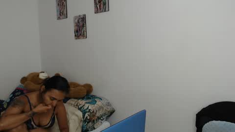 Snapshot of kammy_cami chatting on 11, 9, 2025 kammy   y   camila online show from 11, 9, 2025