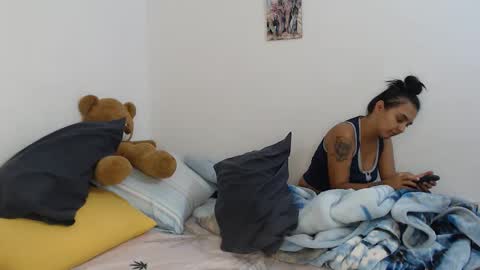 Snapshot of kammy_cami chatting on 2, 10, 2025 kammy   y   camila online show from 2, 10, 2025