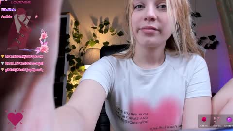 Snapshot of karambamoon chatting on 2, 2, 2025 Lera online show from 2, 2, 2025