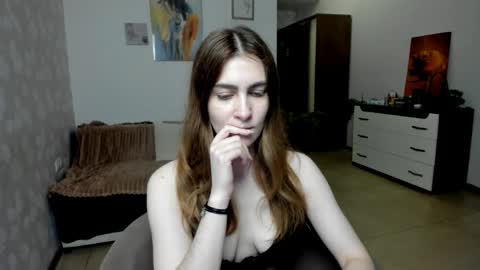 Snapshot of karawill chatting on 17, 5, 2026 KaraWill online show from 17, 5, 2026