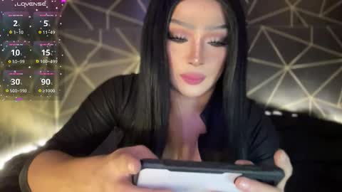 Snapshot of kardeyfynes chatting on 5, 12, 2025 MARIA online show from 5, 12, 2025