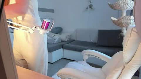 karen0092 online show from 9, 4, 2026