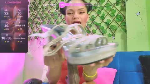 Karen  online show from 4, 10, 2025