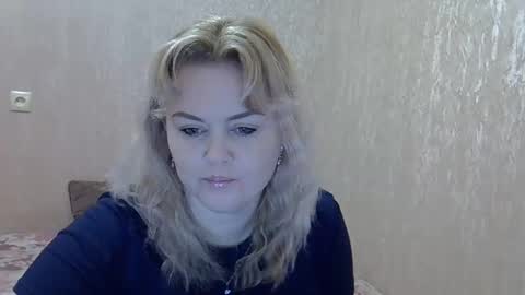 Snapshot of karennelsonx chatting on 5, 1, 2025 karennelsonx online show from 5, 1, 2025