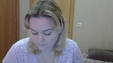 Snapshot of karennelsonx chatting on 10, 3, 2025 karennelsonx online show from 10, 3, 2025