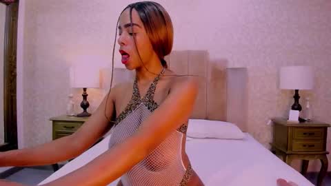 KarenNewman online show from 16, 12, 2025