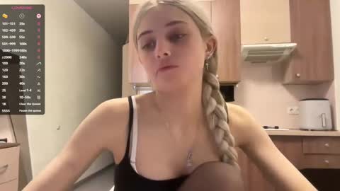 Snapshot of karensimilton chatting on 11, 5, 2026 May online show from 11, 5, 2026