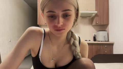 Snapshot of karensimilton chatting on 16, 5, 2026 May online show from 16, 5, 2026