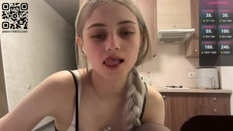 Snapshot of karensimilton chatting on 23, 5, 2026 May online show from 23, 5, 2026