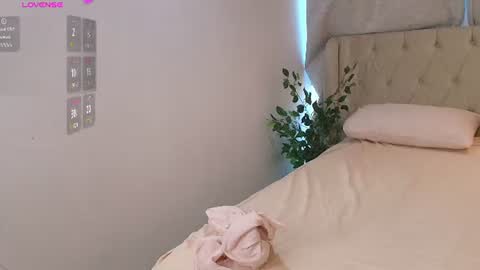 Snapshot of kari_brooks chatting on 3, 7, 2026 kari_brooks online show from 3, 7, 2026