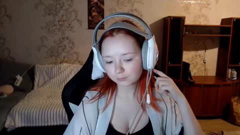 Lisa Backler online show from 13, 9, 2025