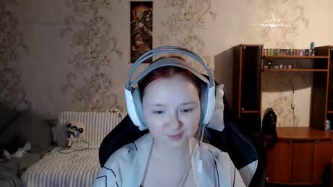 Lisa Backler online show from 14, 9, 2025