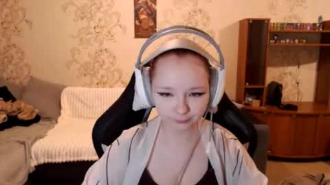 Lisa Backler online show from 19, 9, 2025