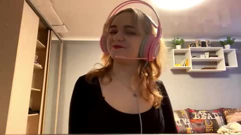 Im Olivia online show from 8, 11, 2025