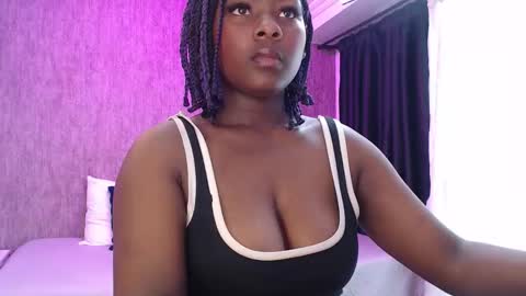 Snapshot of karinaflowers_ chatting on 5, 3, 2026 Im Karina online show from 5, 3, 2026