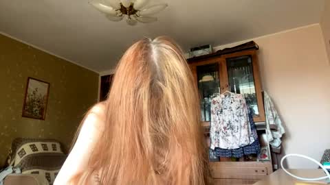 Snapshot of karinamuccia chatting on 4, 4, 2026 Karina online show from 4, 4, 2026